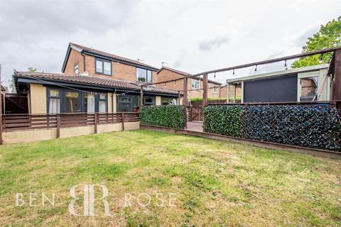 6 Long Close, Leyland, PR26 7AB