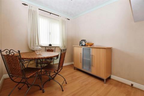 4 Cranberry Way, Hull, HU4 7AQ