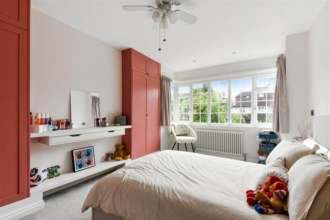 85 Ruden Way, Epsom, KT17 3LW