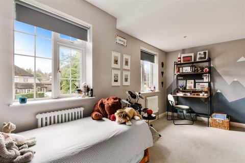 85 Ruden Way, Epsom, KT17 3LW