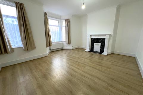 4 bedroom terraced house to rent, Khartoum Road, Ilford IG1