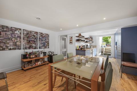 11 Allingham Street, London, N1 8NX