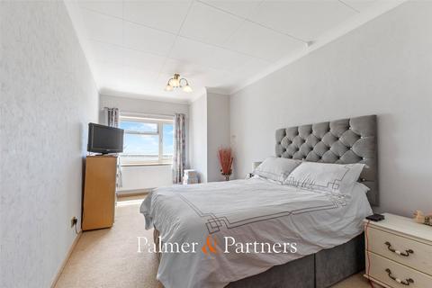 2 bedroom apartment for sale, The Parade, Walton on the Naze, Essex, CO14