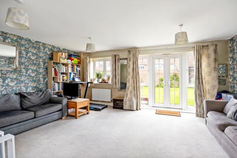 6 Brickyard Way, Faygate, Horsham, RH12 0AE