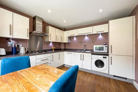 6 Brickyard Way, Faygate, Horsham, RH12 0AE