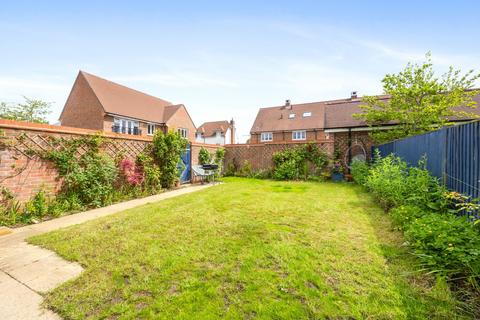 6 Brickyard Way, Faygate, Horsham, RH12 0AE