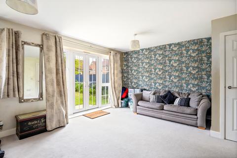 6 Brickyard Way, Faygate, Horsham, RH12 0AE