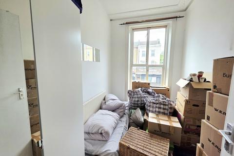 4 bedroom flat to rent, Junction Road, Archway, N19