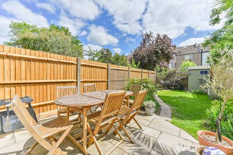 18 Huntly Road, London, SE25 6QY