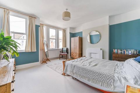 18 Huntly Road, London, SE25 6QY