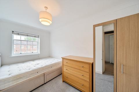 11 Chepstow Close, London, SW15 2HG