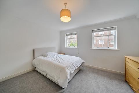 11 Chepstow Close, London, SW15 2HG
