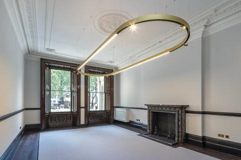 Office to rent, 40 Grosvenor Gdns London SW1W 0EB