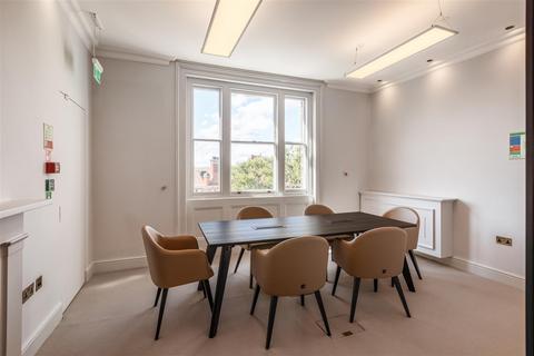 Office to rent, 40 Grosvenor Gdns London SW1W 0EB