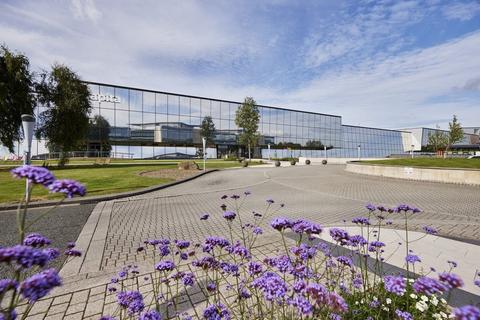 Office to rent, Millshaw Park Ln Leeds LS11 0DL