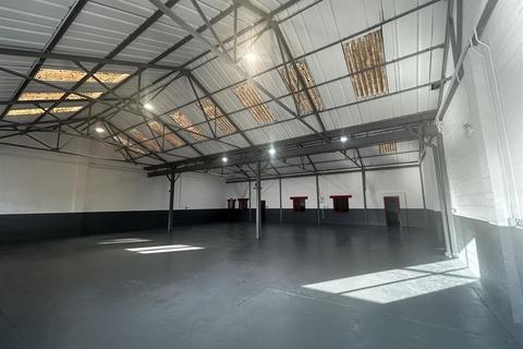 Warehouse to rent, Providence St Cradley Heath B64 5DG