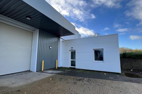 Warehouse to rent, Saxon Way West Drayton UB7 0LW