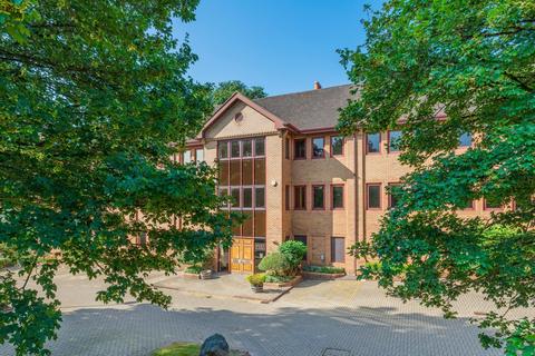 Office to rent, Greenways Business Park Chippenham SN15 1BN