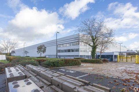 Warehouse to rent, 1 Shaw Close Wellingborough NN8 6BN