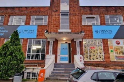 Warehouse to rent, Kingsbury Rd London NW9 8XG