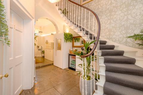 Office to rent, 14 Albany St Edinburgh EH1 3QB