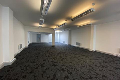 Office to rent, 7 St James Sq Manchester M2 6DN