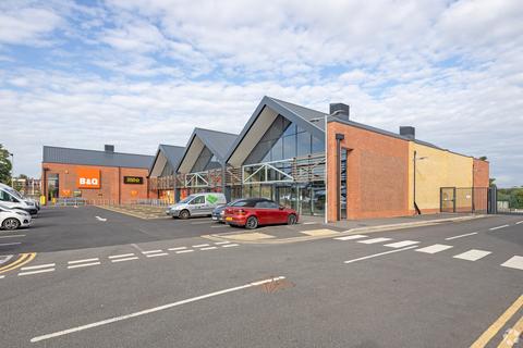 Retail property (high street) to rent, The Maltings Newark NG24