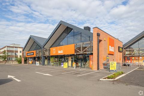Retail property (high street) to rent, The Maltings Newark NG24