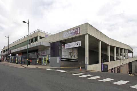Retail property (high street) to rent, Bristol Rd S Birmingham B31 2JU