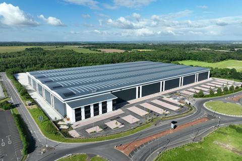 Distribution warehouse to rent, Lincoln Green Way Doncaster DN9 3RH