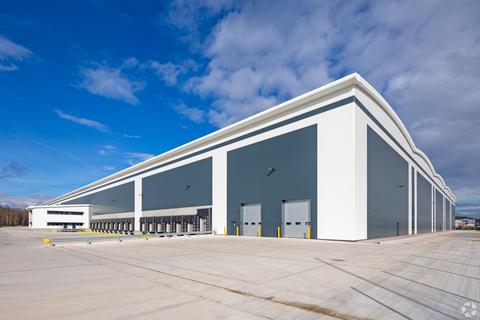 Distribution warehouse to rent, Lincoln Green Way Doncaster DN9 3RH