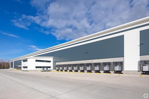 Distribution warehouse to rent, Lincoln Green Way Doncaster DN9 3RH