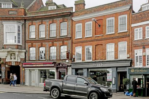 Retail property (high street) for sale, 18 Thames St Windsor SL4 1PL