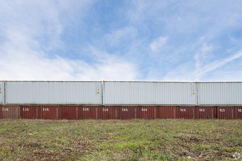 Distribution warehouse to rent, Ferry Ln Rainham RM13 9DD