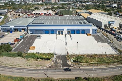 Distribution warehouse to rent, Ferry Ln Rainham RM13 9DD