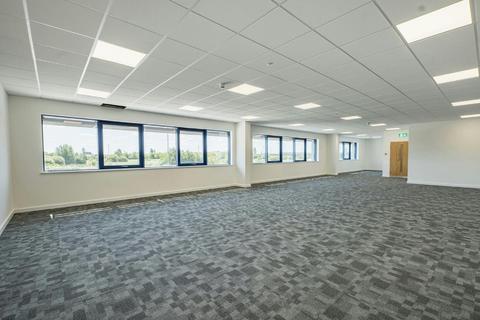 Distribution warehouse to rent, Ferry Ln Rainham RM13 9DD