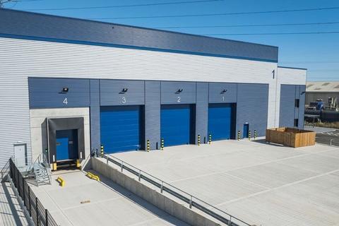 Distribution warehouse to rent, Ferry Ln Rainham RM13 9DD