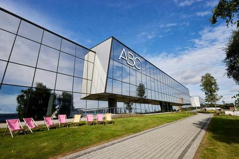 Office to rent, Millshaw Park Ln Leeds LS11 0EA