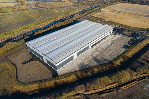 Distribution warehouse to rent, M18 Thorne DN8 5GS
