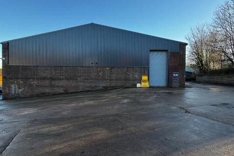 Warehouse to rent, Wide Ln Leeds LS27 9FL