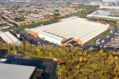 Distribution warehouse to rent, Moorgate Rd Liverpool L33 7XW