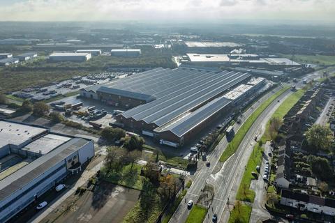 Distribution warehouse to rent, Moorgate Rd Liverpool L33 7XW