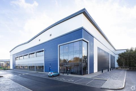 Warehouse to rent, Fleming Way Crawley RH10 9AS