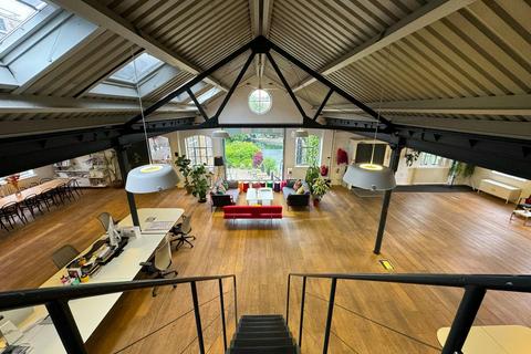 Office to rent, 38-38A Graham St London N1 8JX