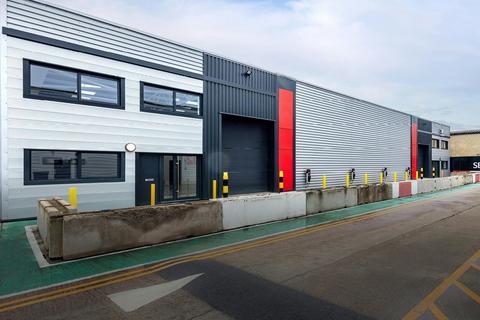 Warehouse to rent, Blackhorse Rd London SE8 5HY
