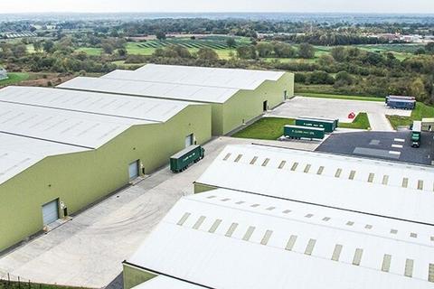 Warehouse to rent, Bridge Rd Wrexham LL13 9SQ