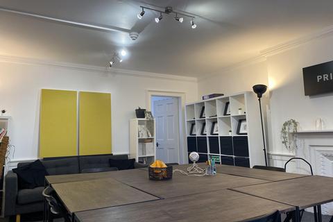 Office to rent, 6 Hill St Edinburgh EH2 3JZ