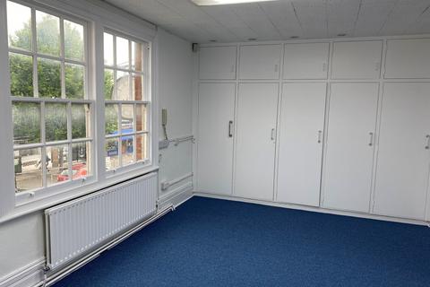 Office to rent, 50 The St Ashtead KT21 1AZ