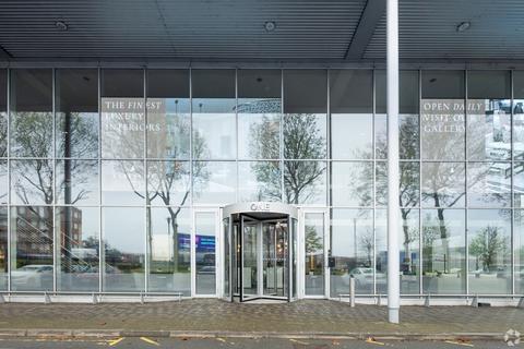 Warehouse to rent, Concession Space In London's Luxury Interior Hub London W3