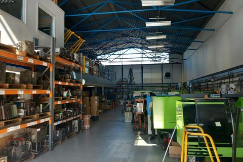 Warehouse to rent, Priors Way Maidenhead SL6 2GQ